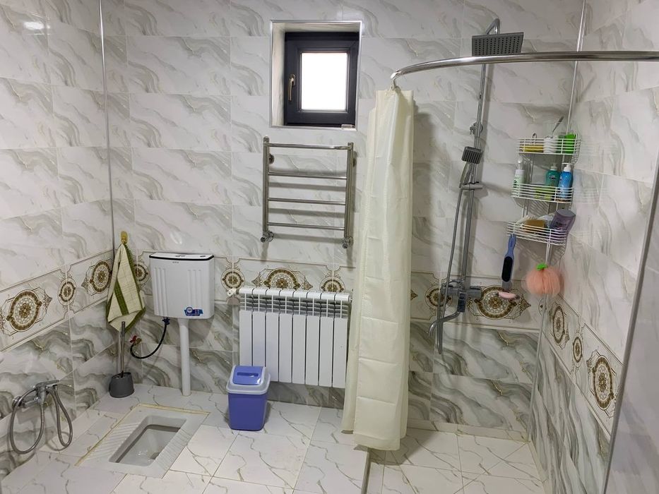 Замонавий катта ҳовли сотилади