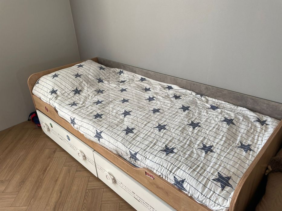 Кровать подростковая