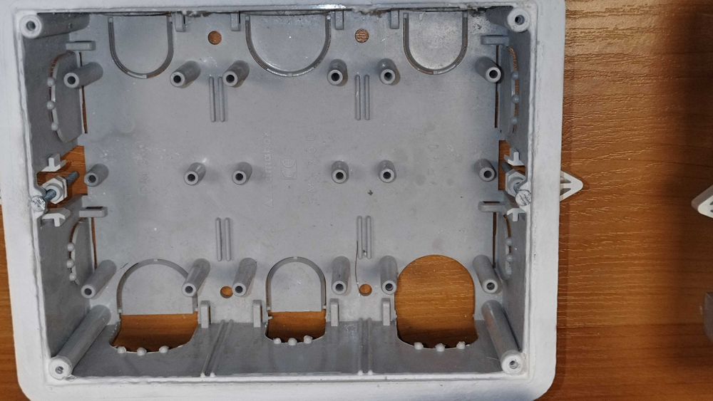 Конзоли с контакти и R&M - FTP розетки 6 и 8бр Cimabox