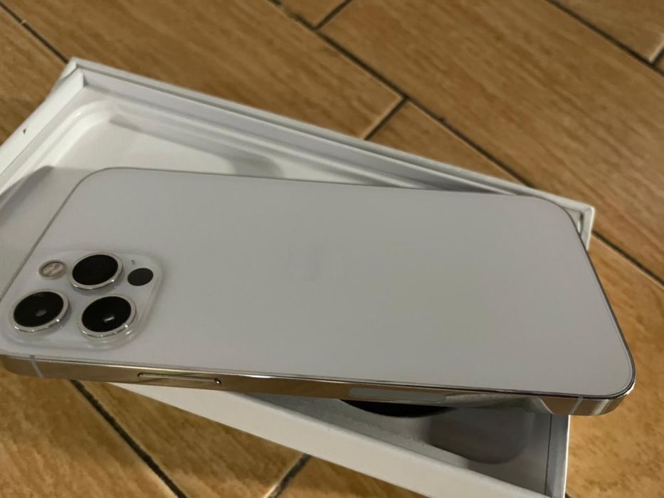 IPhone 12 Pro в хорошем качестве