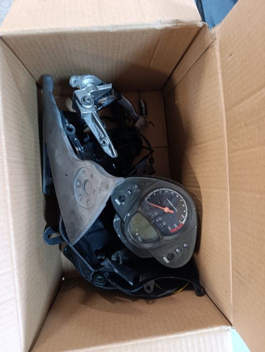 Кавазаки ЕР6Н Kawasaki ER6N на части.