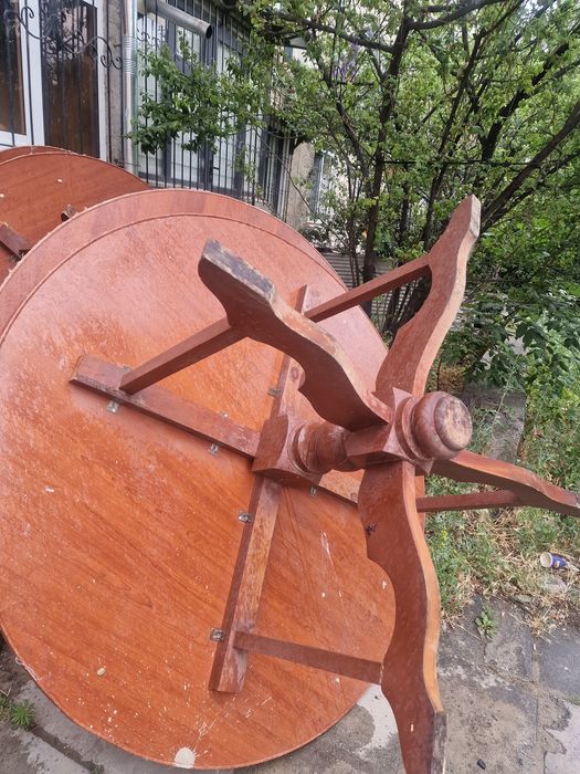 Stol mebelni sotiladi