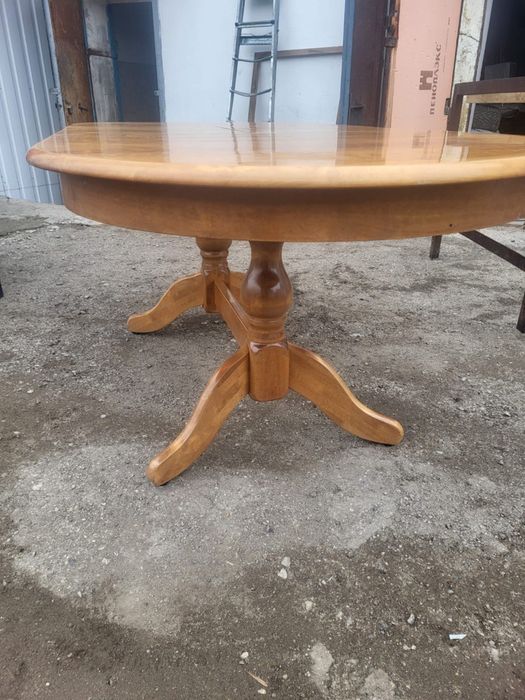 Продам стол из натурального дерева