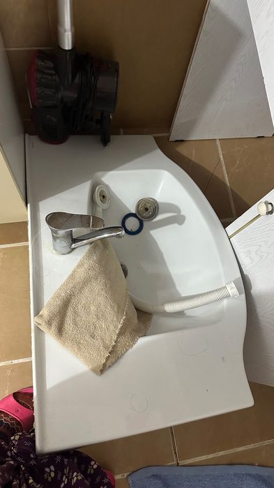 Раковина с тумбой