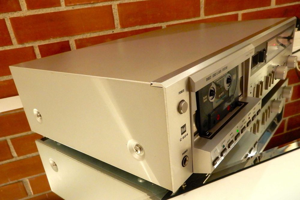 Касетен дек DUAL C824