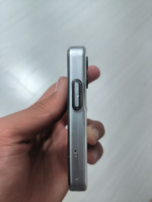 iPhone 16 mini Android