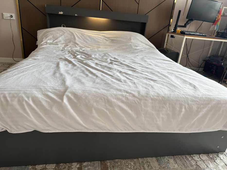 Кровать двух спальный