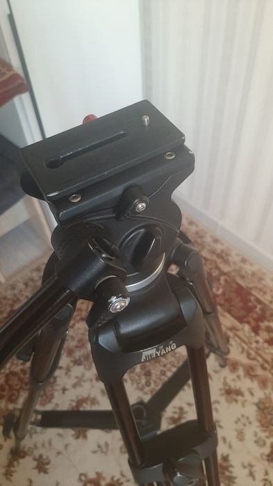 Штатив Jei Yang штатив