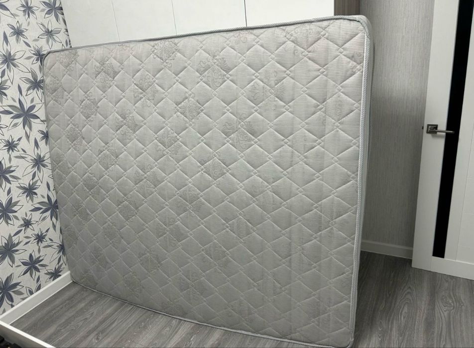 Продам Матрас 160*200