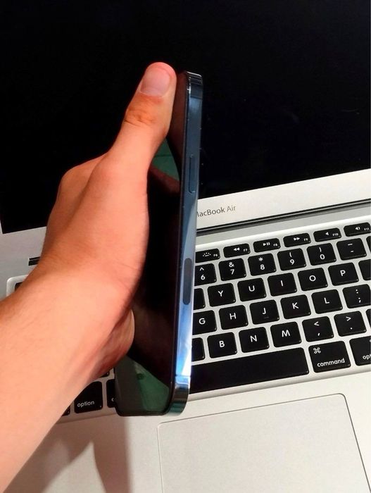 Iphone 12 pro max radnoy