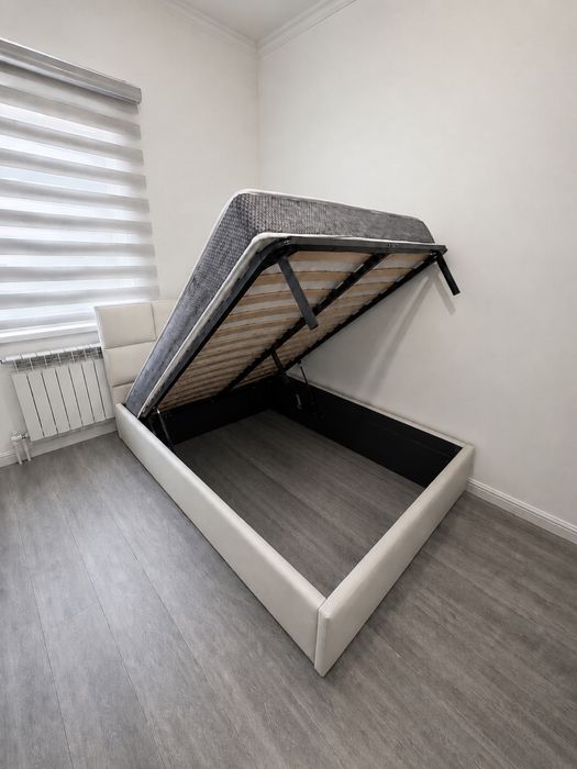 Продам кровать 1.9м х 2м