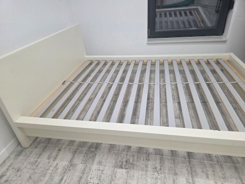 Pat alb 140/200 cm