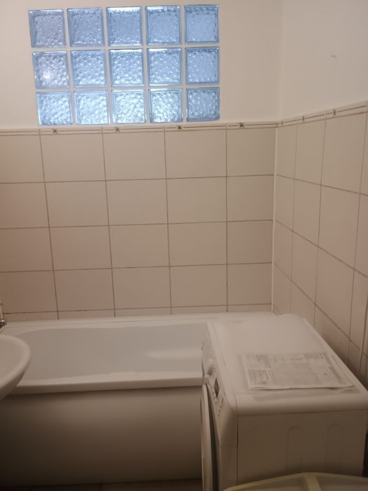 Inchiriez garsoniera la Intim