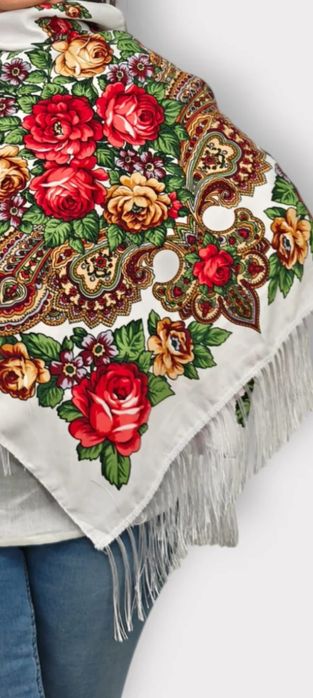 Batic/ sal 107x107  cm cu franjuri