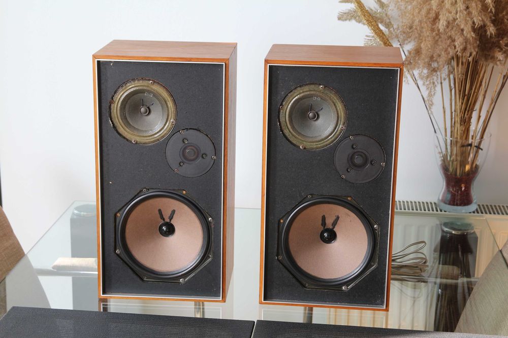 Boxe SSB 80 cu difuzoare Philips seria AD si furnir natural de nuc.