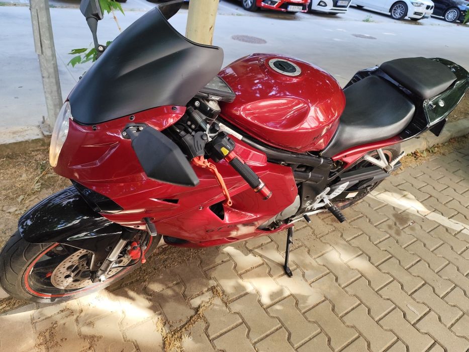 Vând  Hyosung GT 650 R sau schimb cu ATV sau Logan 1.5 model 2007