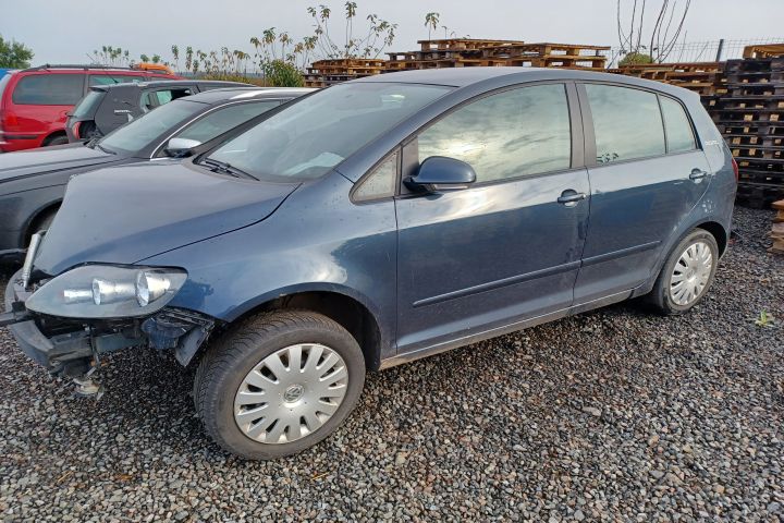 Fuzeta fata dreapta 1.4B Volkswagen VW Golf a 5-a generatie