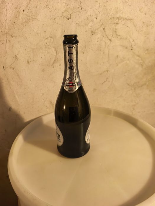 Продавам бутилки за вино