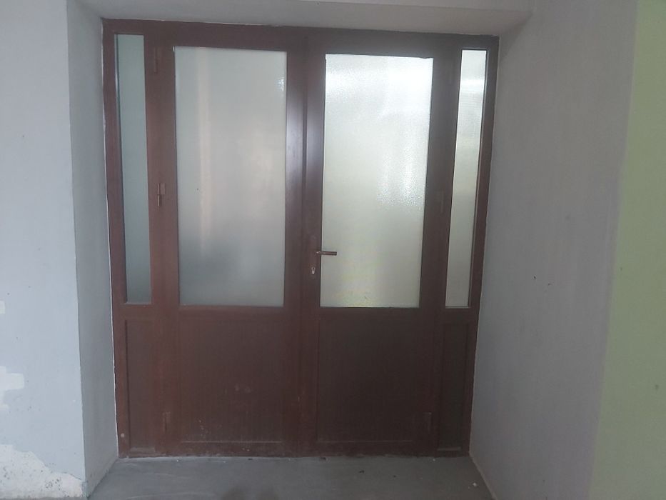 Пластикалық есік