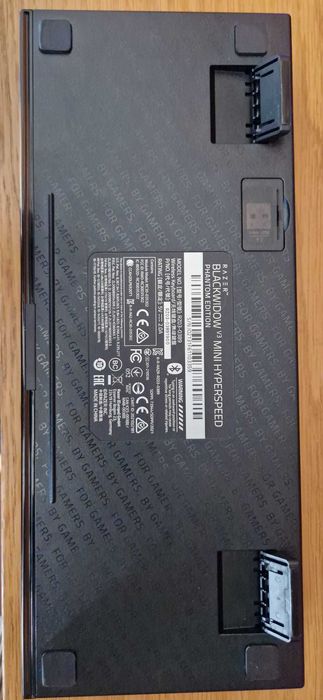 Razer BlackWidow V3 Mini, Yellow Switch + ергономична подложка