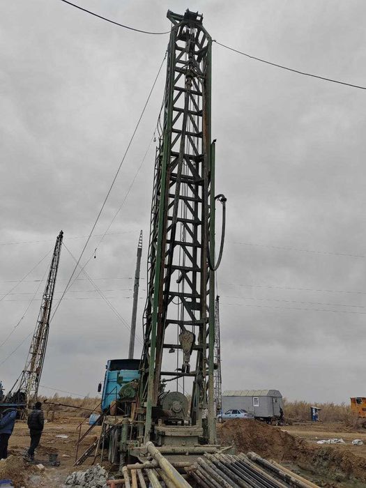 Махсус техника буравой сотилади комплектда127 насос, 11метрлик квадрат