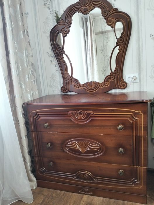 Спальный гарнитур