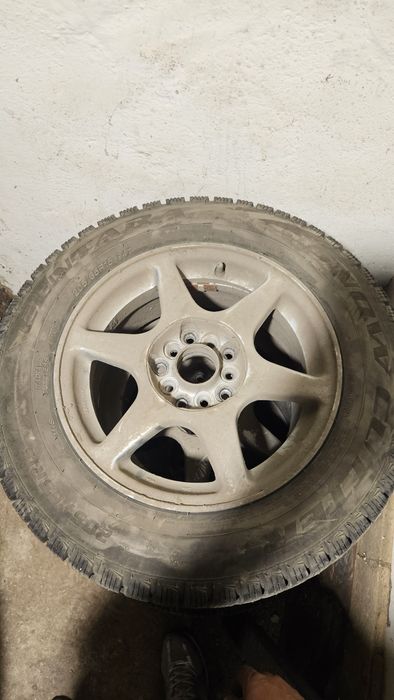 Зимнте шипованые centara R15 205/65