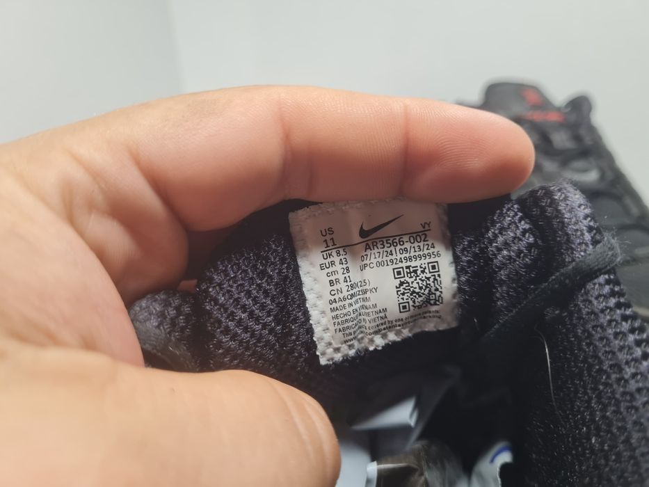 Маратонки Nike Shox TL

Носени малко. В отлично състояние.

Размер 43 стелка 28 см. (Умалени 27.5 см.)

Цена 75 евро.