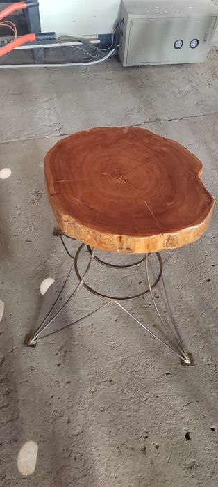 Стол из спила дерева