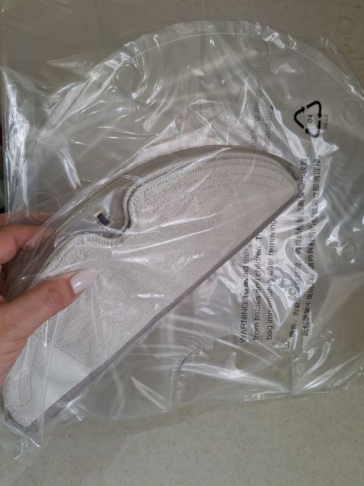 Срочно продам Робот-пылесос Roborock 5 бу