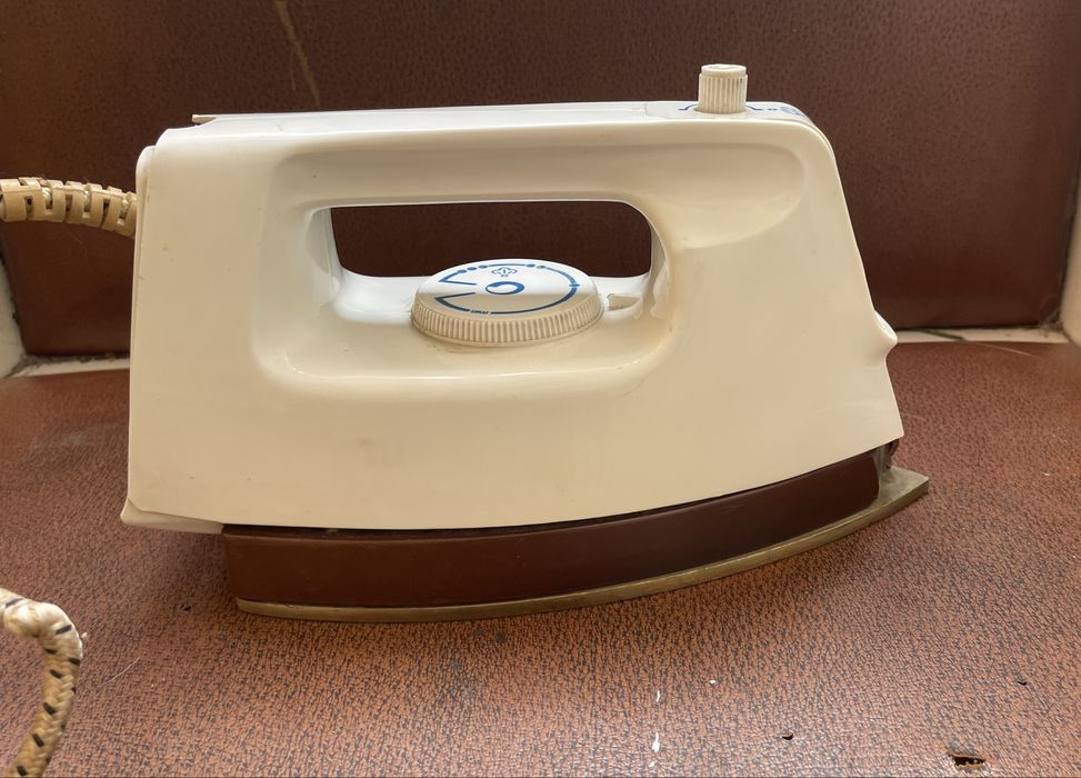 Утюг советский «невский»