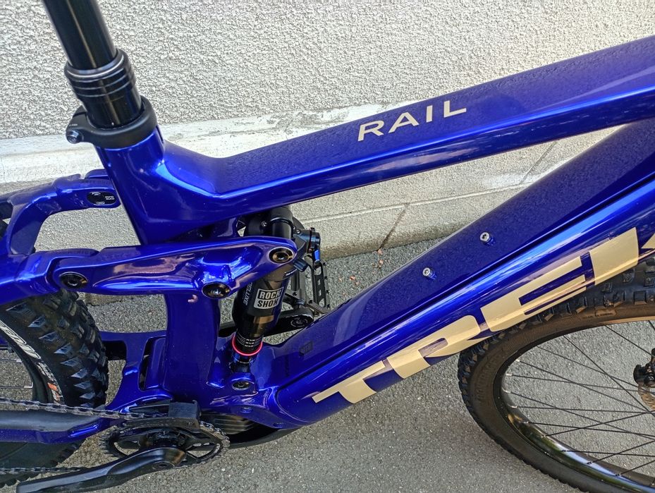 Bicicleta carbon electrica Trek Smart 750 wh