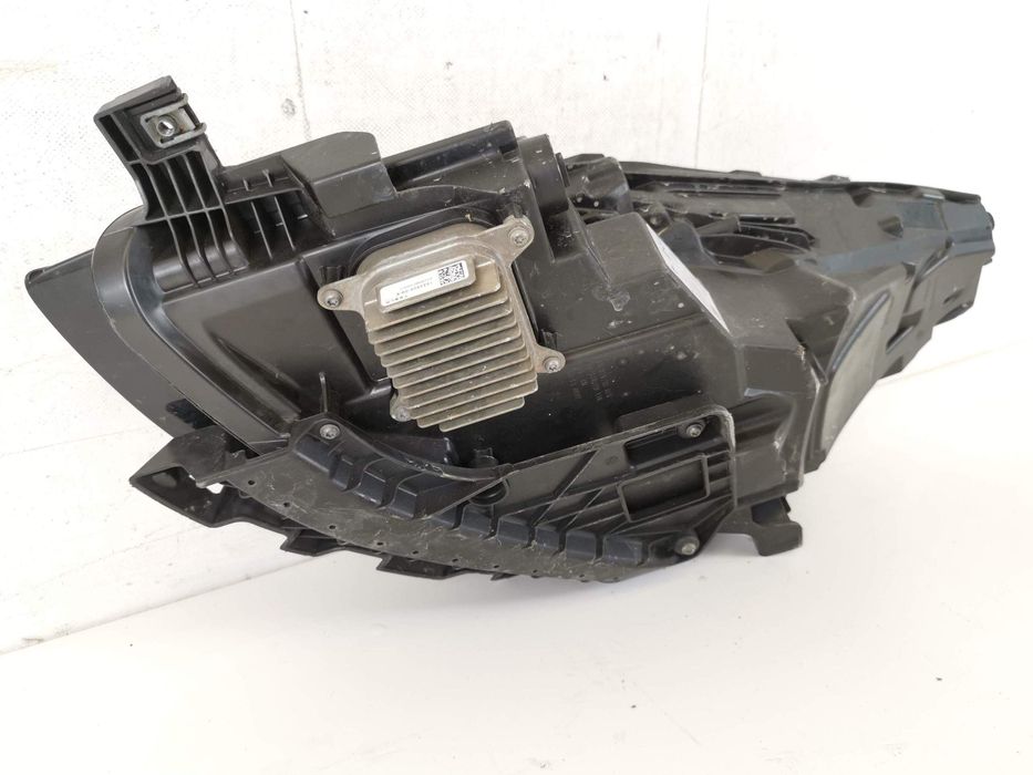 Десен фар Лед Тесла Модел 3/Y / Tesla Model 3/Y Оригинален Повреден Де