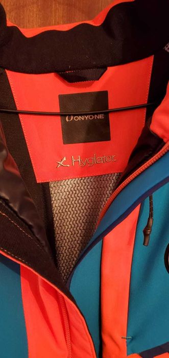 Costum schi Onyone Japonia