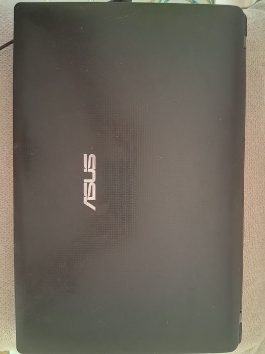 Asus лаптоп ,работещ