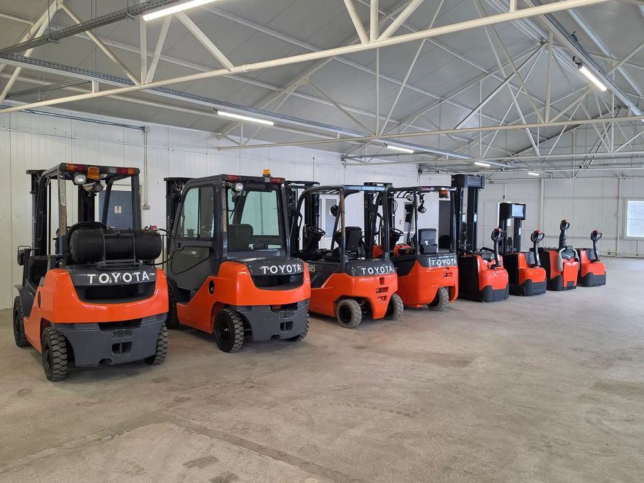 Toyota Stivuitor Transpaleta Electrostivuitor Motostivuitor Garantie+Service