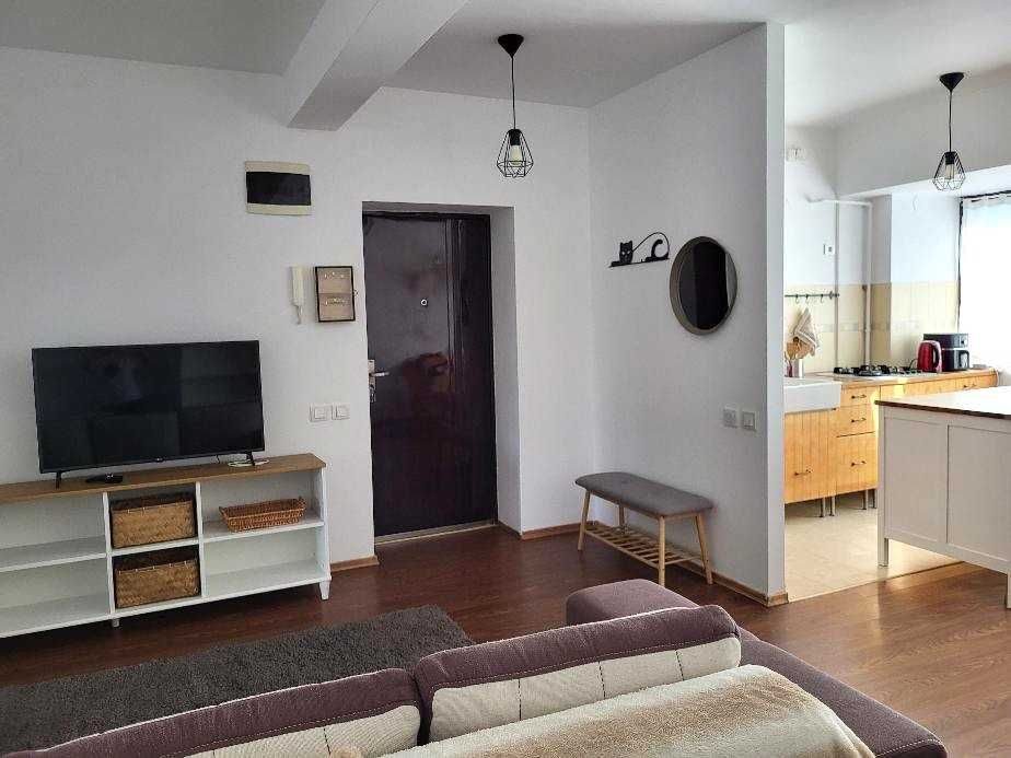 Apartament 2 camere de inchiriat bloc 2010-metrou Aparatorii Patriei