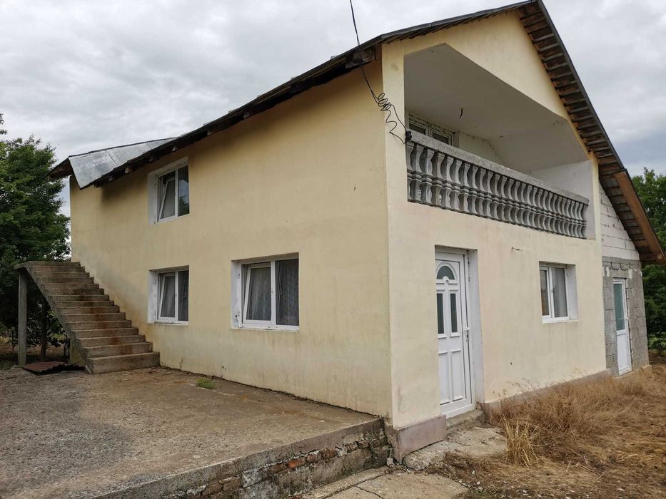 Casa de vanzare in Filiasi judetul Dolj - teren 1800 mp