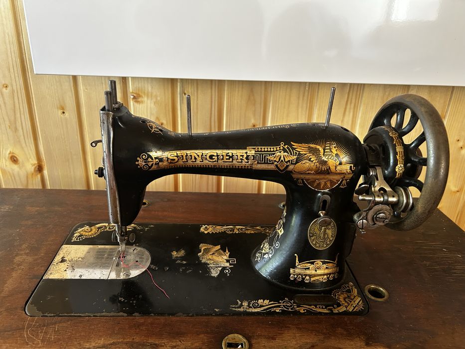 Masina de cusut artizanala Singer