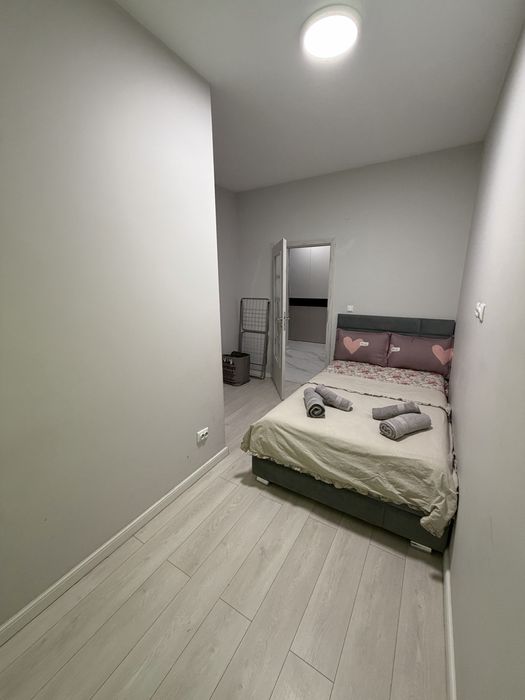 Vand apartament zona palas 3 camere
