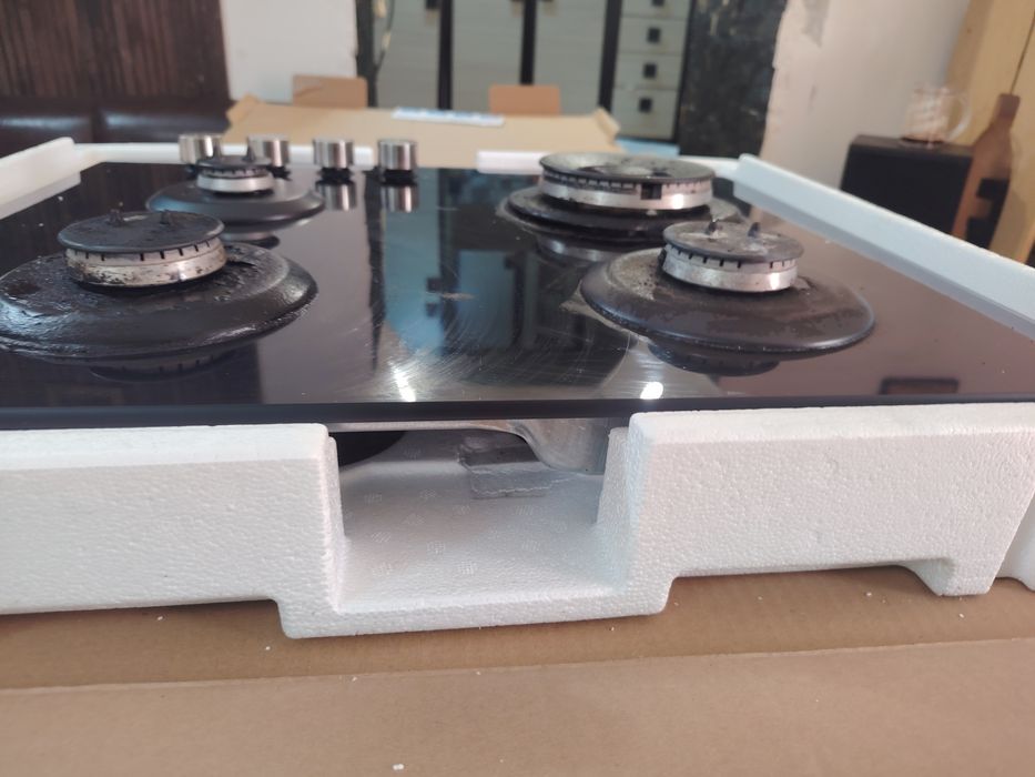 Plită pe gaz aproape nouă