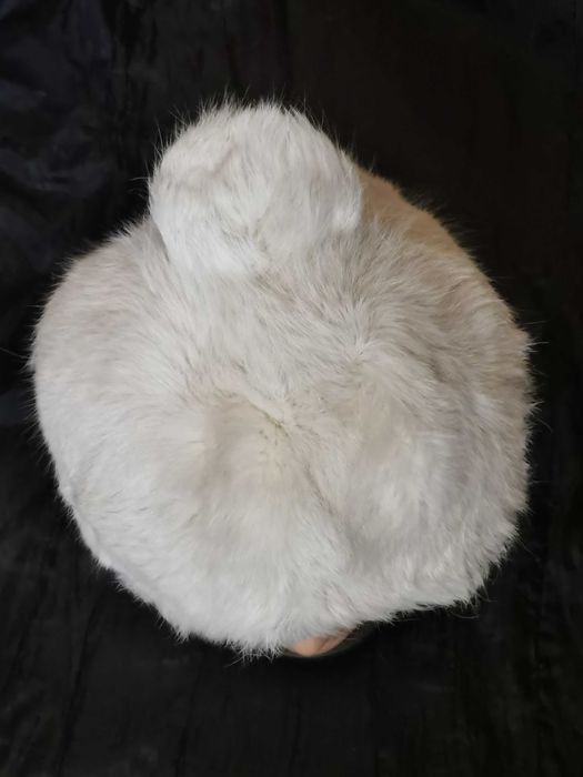 Caciula supradimensionata cu mot dama blana naturala hermelina alba