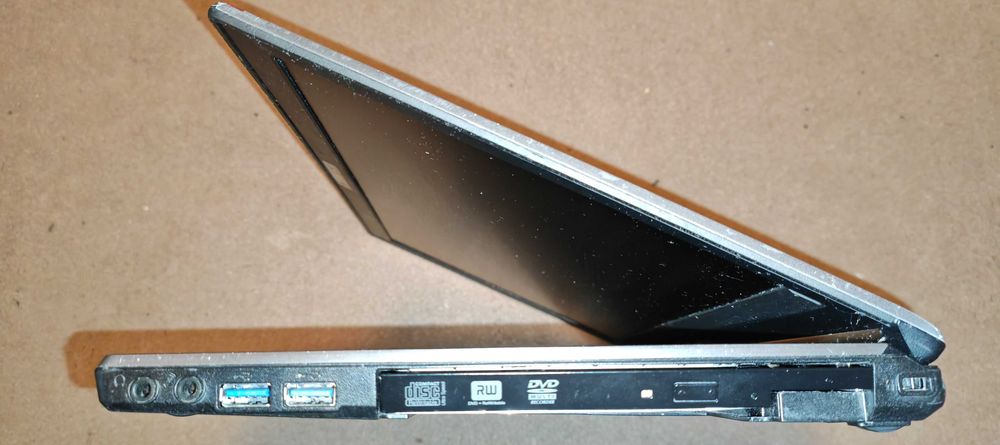Laptop Fujitsu LifeBook  E736 Intel Core I5 6300U 8gb ddr4 dspy 13,2inch ULTIMELE