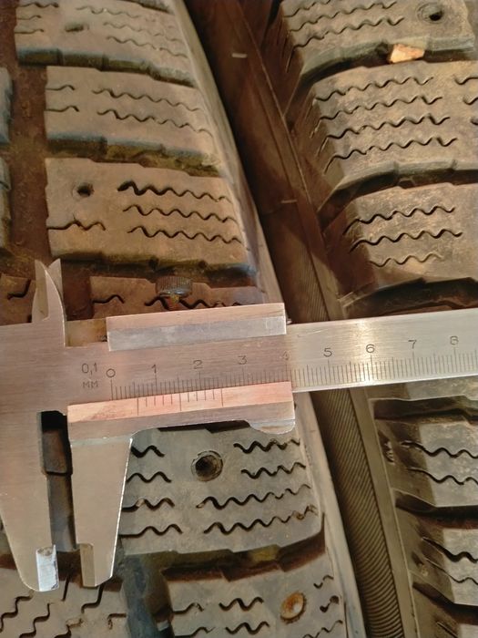 Автошины зимние 235/65-16с