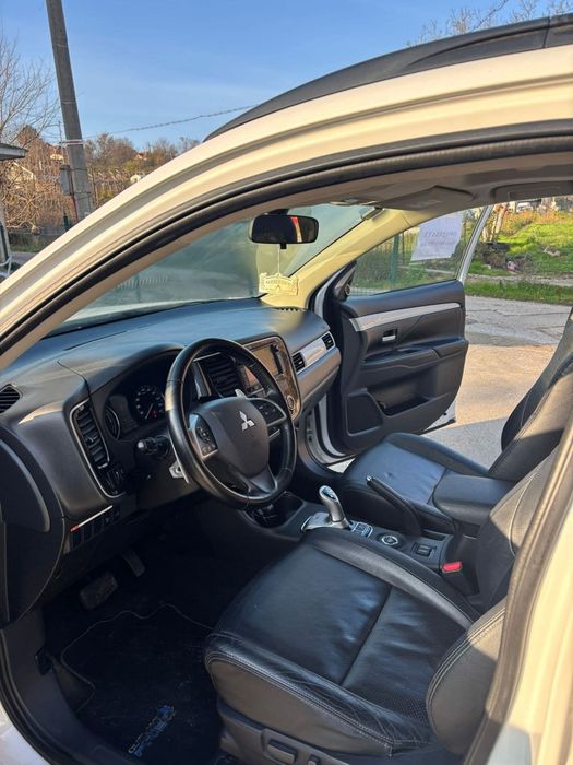 Продавам Mitsubishi