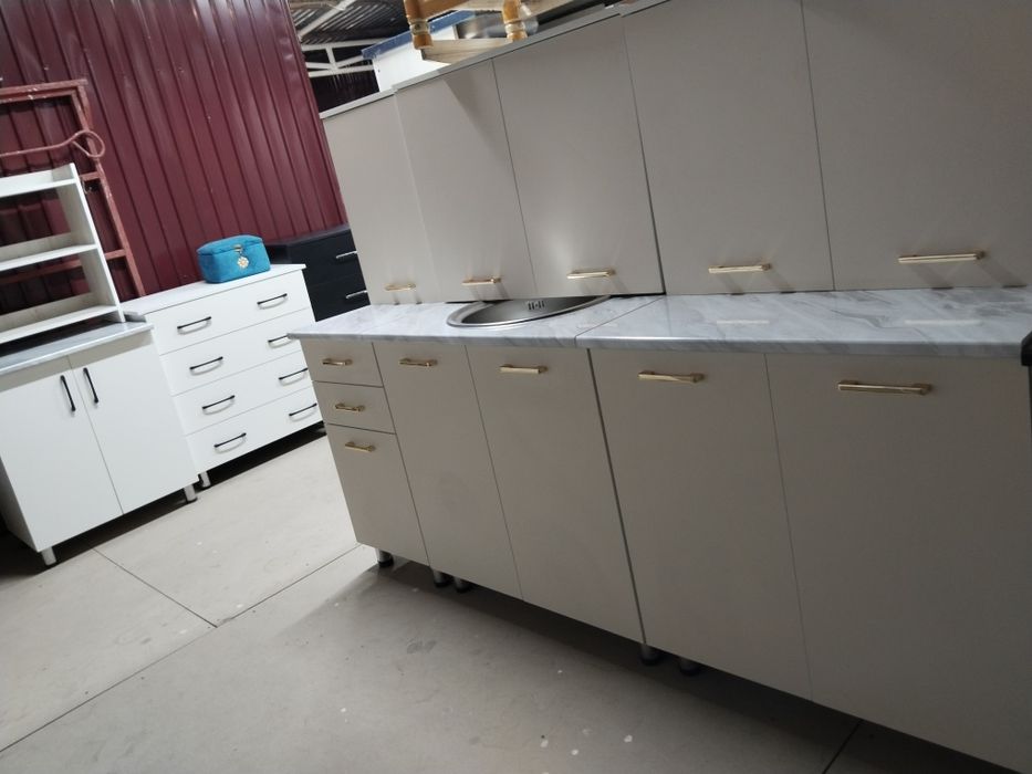 Кухынный мебель!!