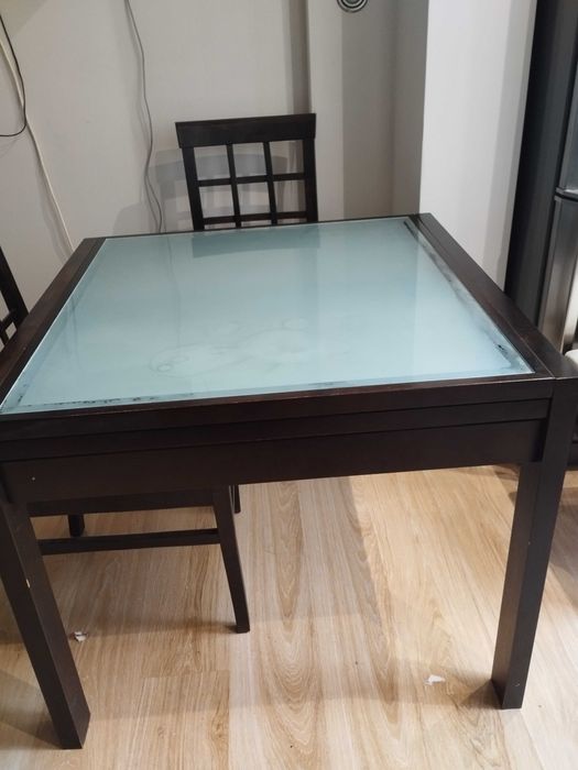 Трапезна маса дърво и стъкло