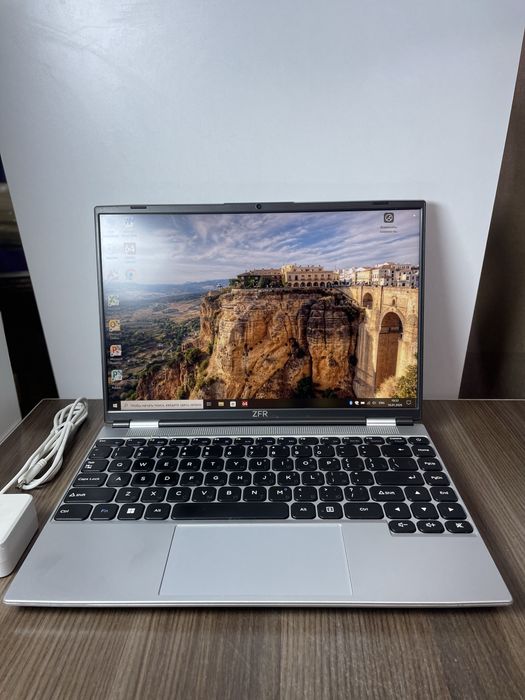 Ноутбук ZFR TK-E142