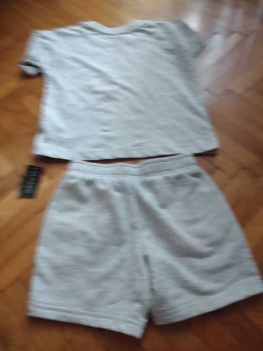 Set pantalon scurt si tricou NOU pt copii