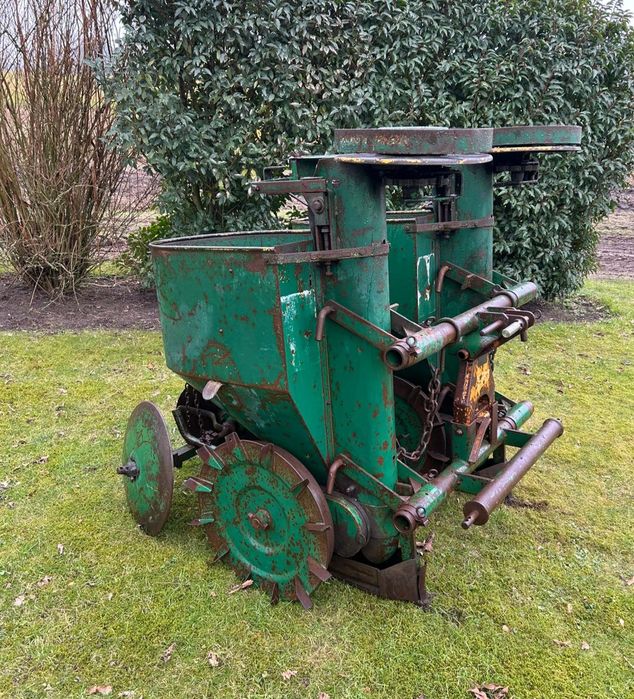 Картофосадачка двуредова и междуредов инвентар